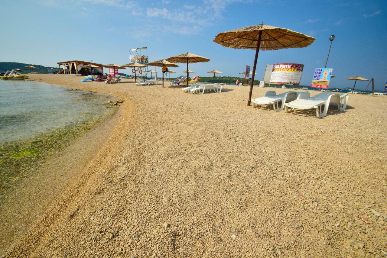 Villa D&I Srima Buitenkant foto